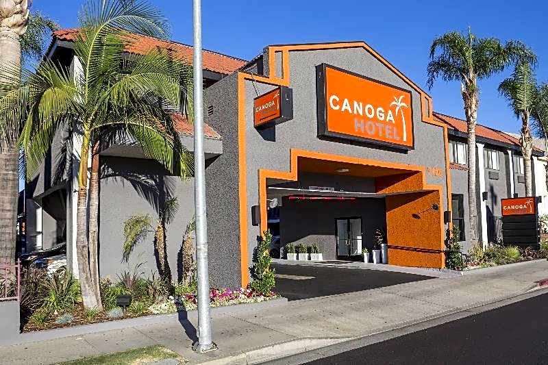 Canoga Hotel At Warner Center