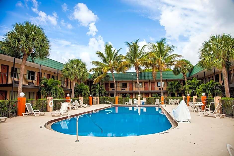 Super 8 by Wyndham North Palm Beach