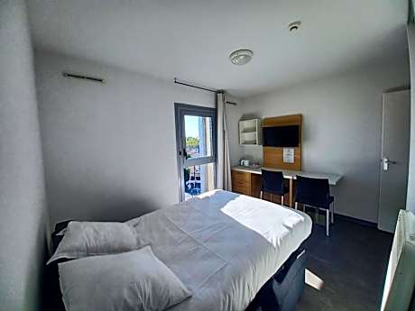 Studio with Sofa Bed