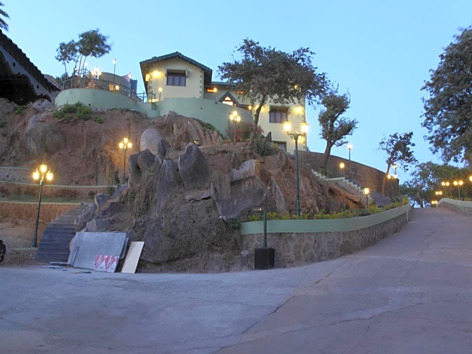 The Colonial Manek Manor by SAH