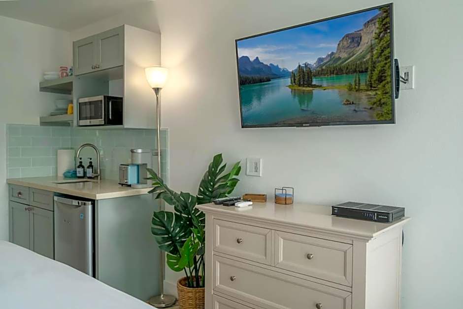 Central Kihei Gem! 3-Min Walk to the Beach & Shops