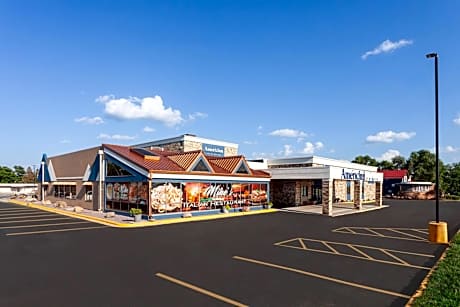 AmericInn & Suites by Wyndham Baraboo Event Center
