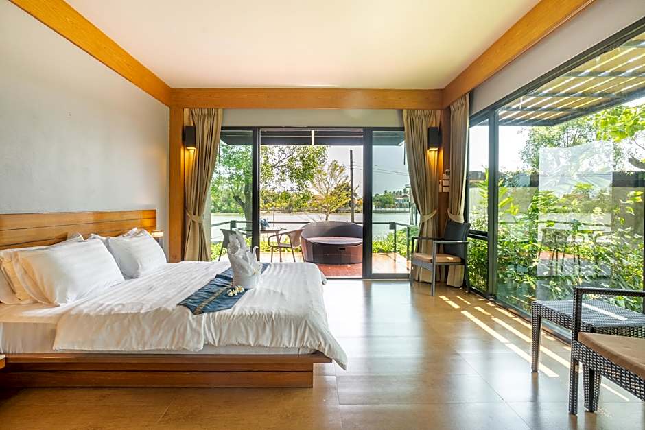Photo 1 of 18 of Deluxe, River View