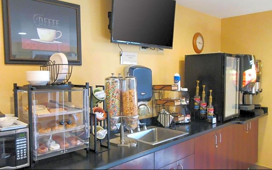 Super 8 by Wyndham Chisago City