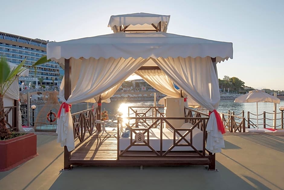 Granada Luxury Okurcalar