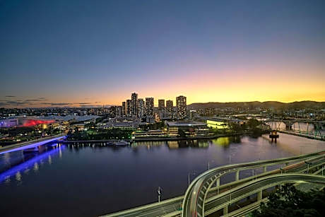 King Suite with River View – Urban Suite