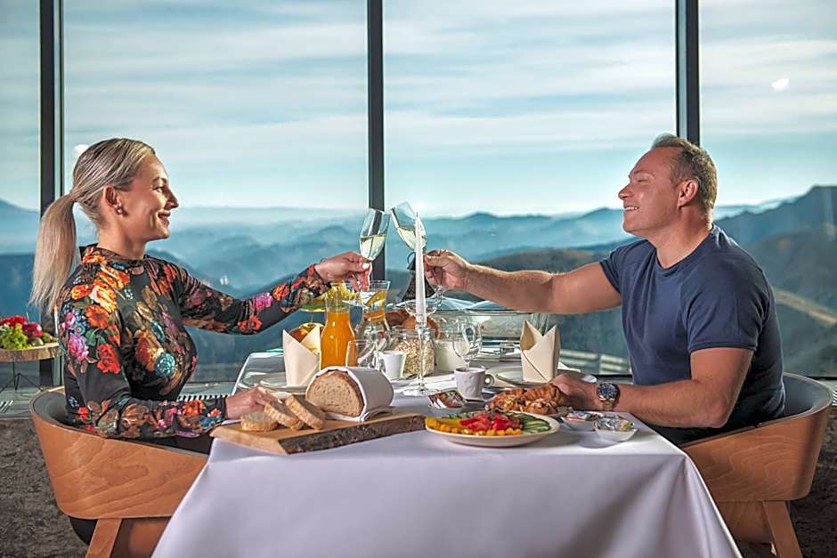 Noc na Chopku, Rotunda