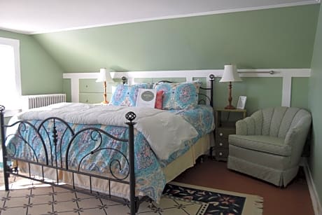 Double Room with Shared Bathroom