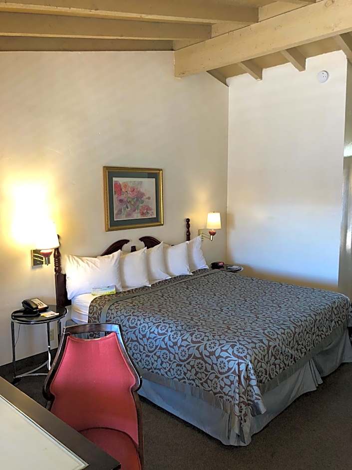 Days Inn by Wyndham Camarillo - Ventura