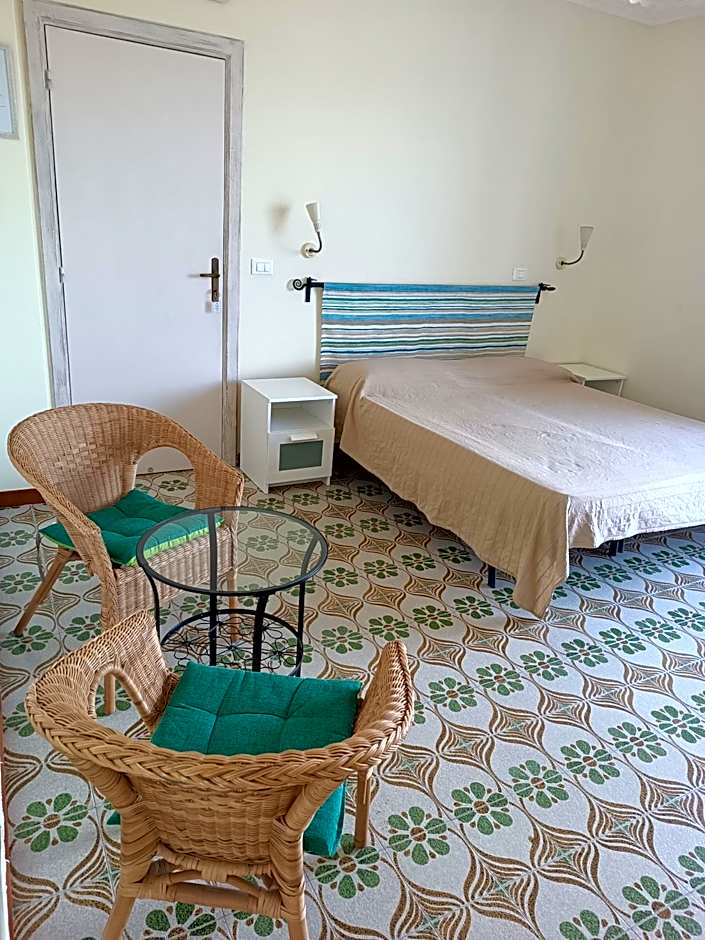 Villa Olivia Residence Ischia - Monolocali e Bilocali nel Verde con Piscine e Vista Mare