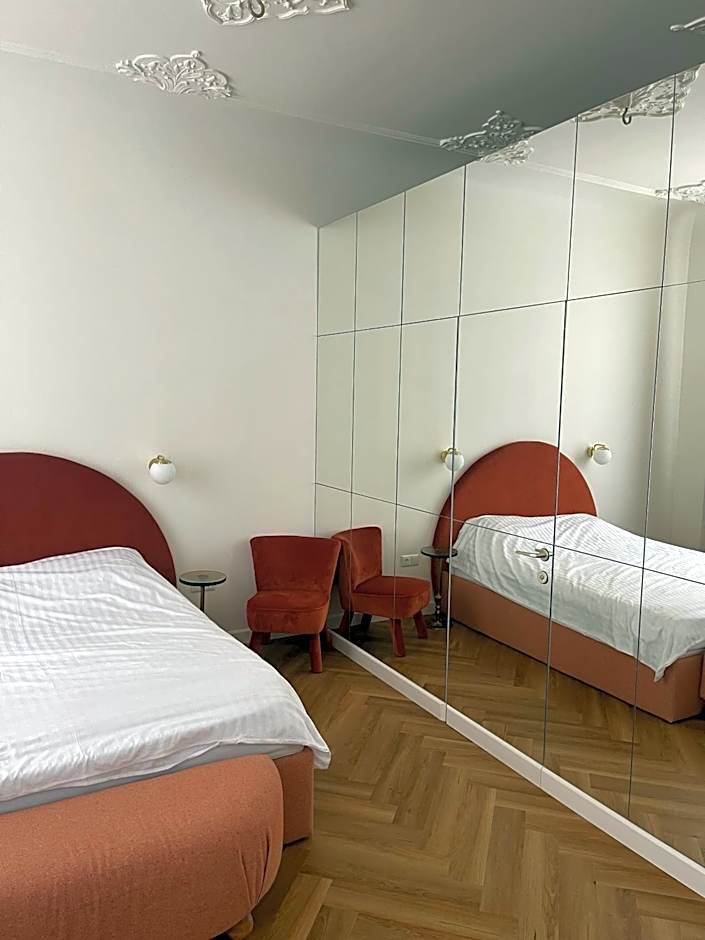 MIRO Rooms Skolas - quiet chic, free parking, self check-in