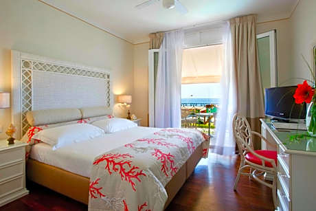Classic Double or Twin Room with Sea View
