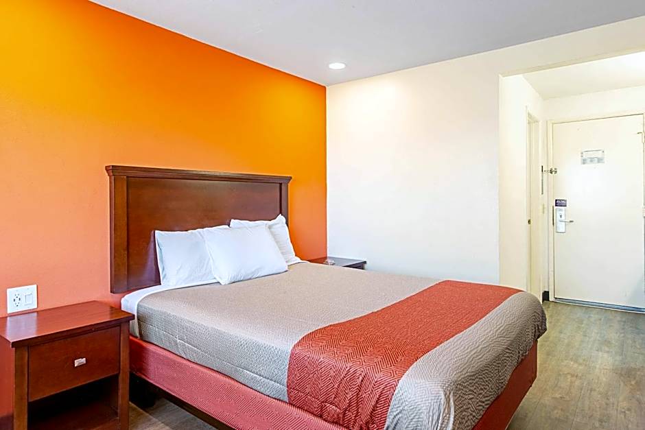 Motel 6 Pendleton, OR - West