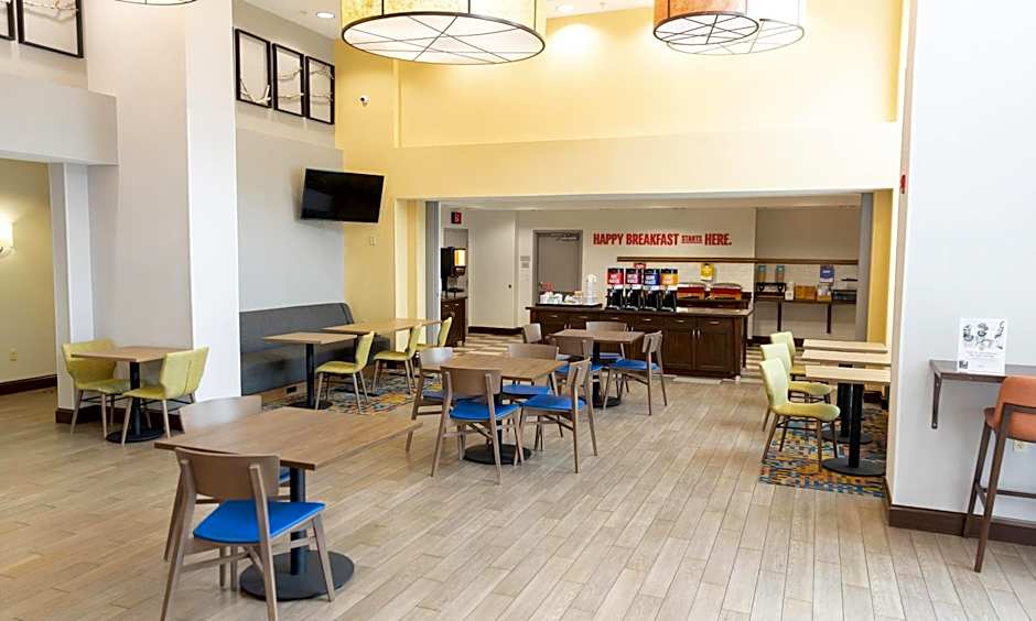 Hampton Inn & Suites by Hilton Stroudsburg Pocono Mountains