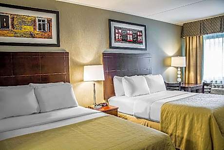 2 Double Beds, Smoking