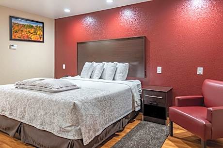 Premium King with Kitchen Smoke Free (Get More: Upgraded Bedding & Snack)