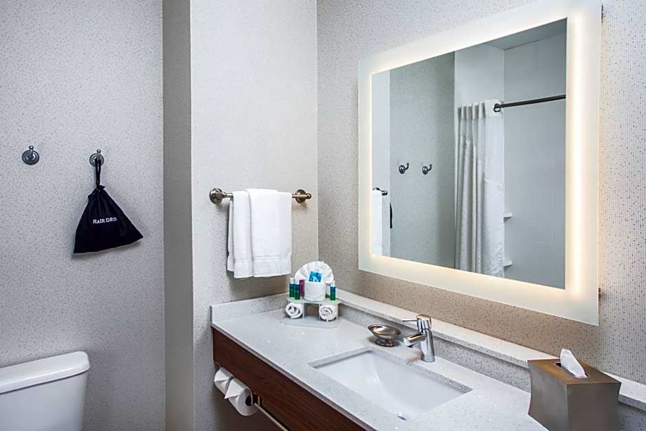 Holiday Inn Express & Suites Texarkana by IHG