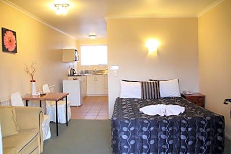 Studio with Spa Bath