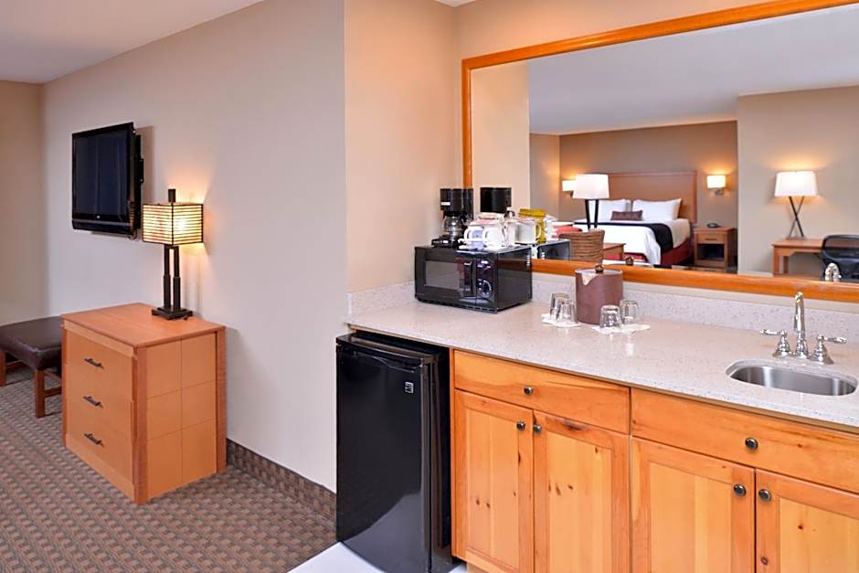 Best Western Plus Olympic Inn