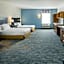 Home2 Suites by Hilton Minneapolis / Roseville, MN