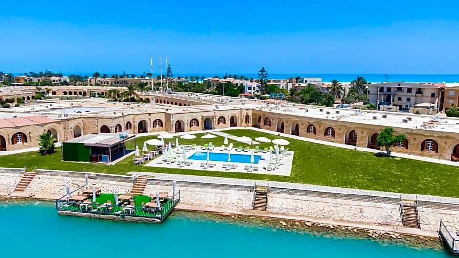 Golden Lake Marina Hotel