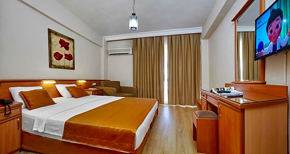 Photo 1 of 6 of Double Room