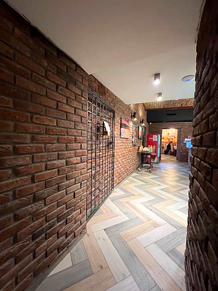 Capital Hotel Garni