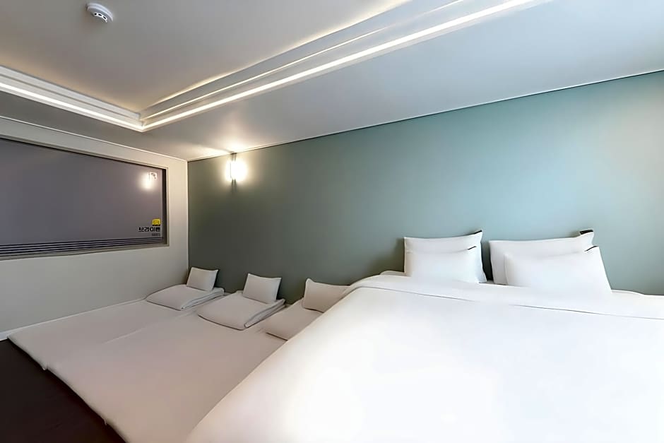 Brighten Hotel 