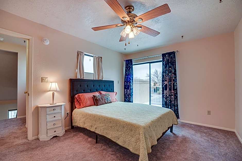 Albuquerque Getaway with Sandia Mountain Views!