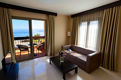 Suite with Balcony and Sea View