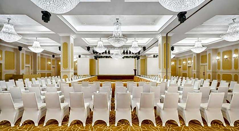 Four Points by Sheraton Lang Son