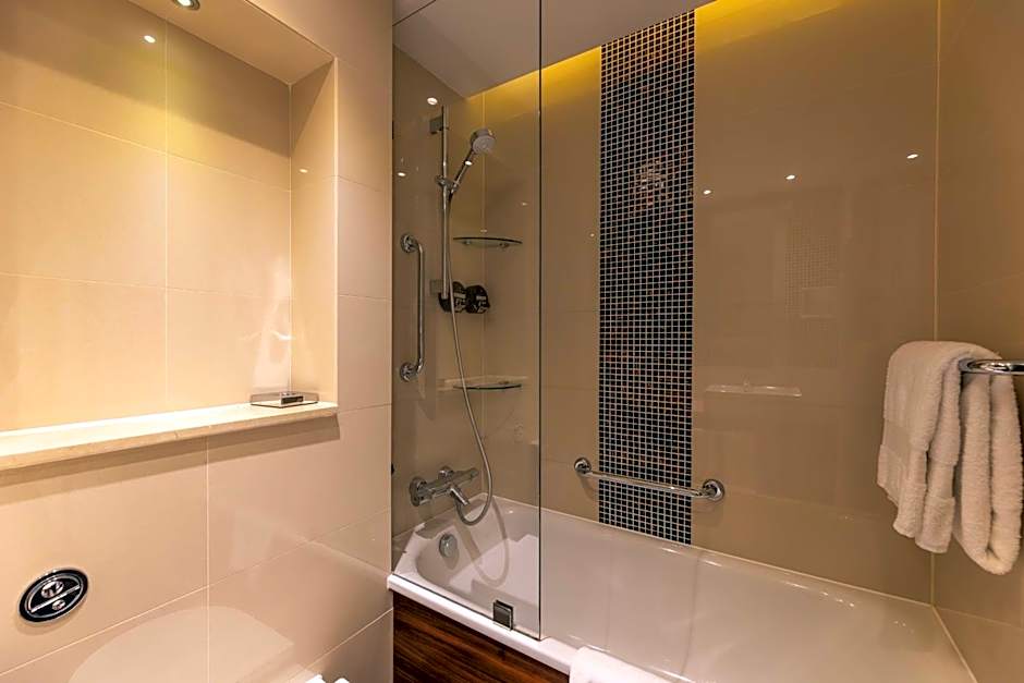 100 Queen's Gate Hotel London, Curio Collection by Hilton