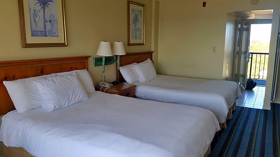 Photo 1 of 10 of 1 Queen Bed, Sea View