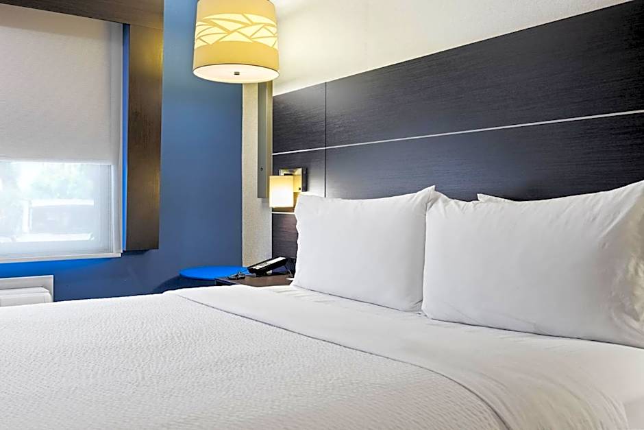 Holiday Inn Express Sunnyvale - Silicon Valley By IHG