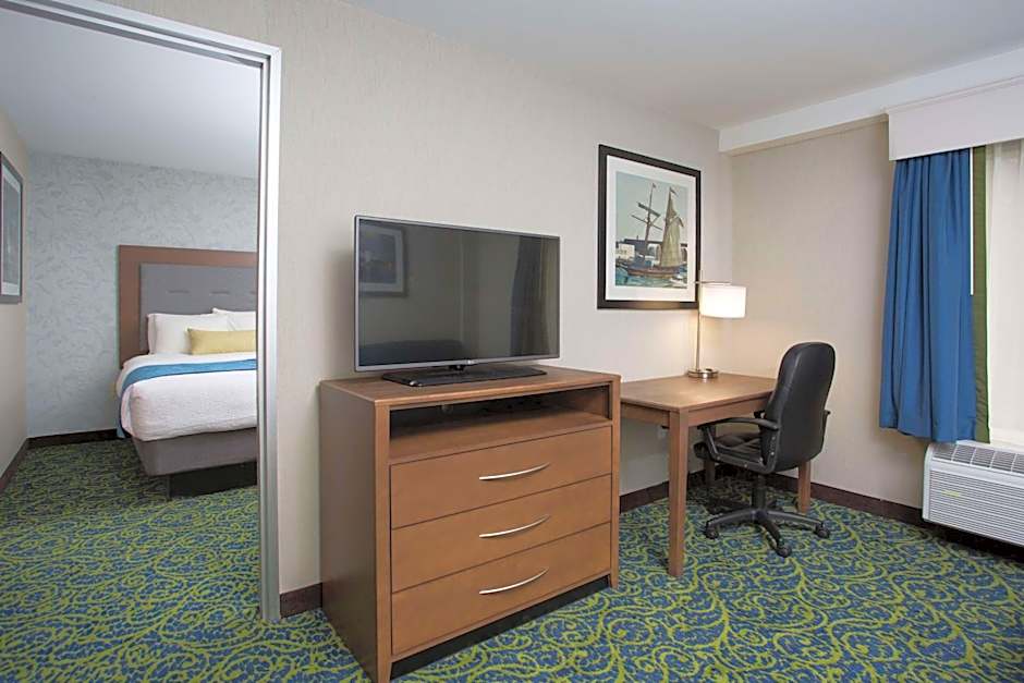 Best Western Plus Portsmouth Hotel and Suites