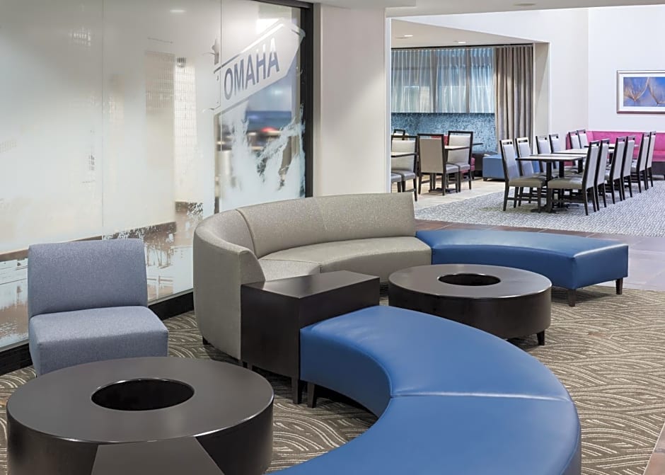 Hampton Inn & Suites Omaha-Downtown