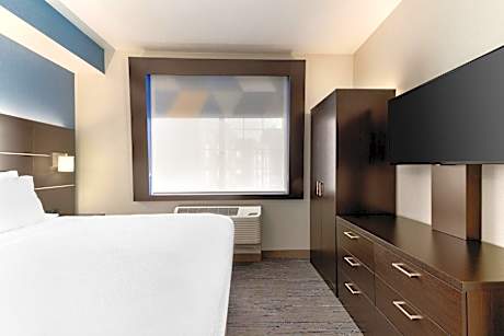 One-Bedroom King Suite