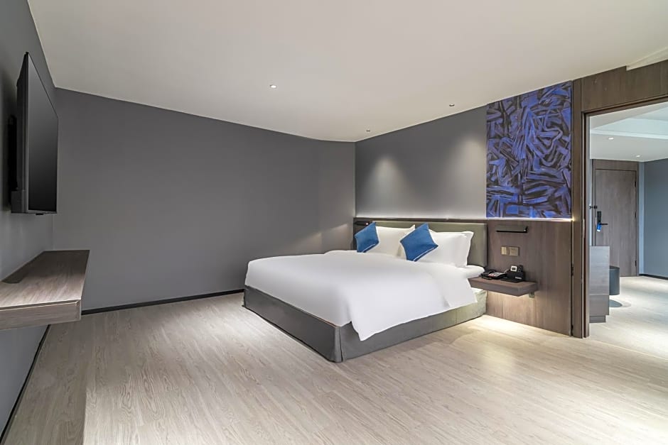 Insail Hotels (Guangyuanxincun Jingtai Pedestrian Street Guangzhou)