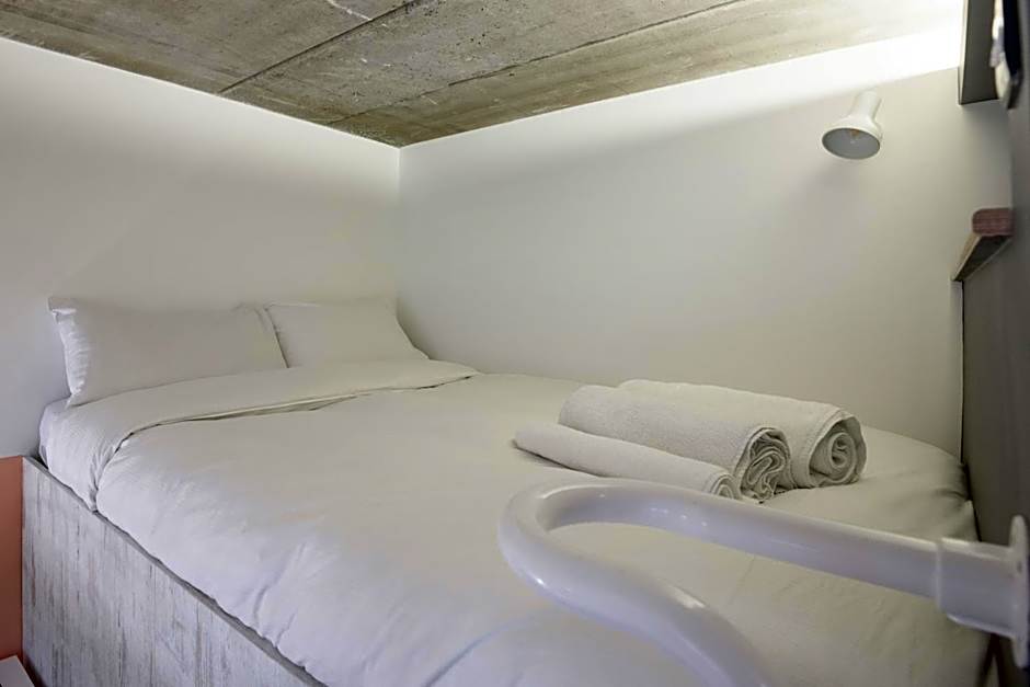 room2 Southampton Hometel