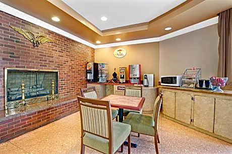 Super 8 by Wyndham Milford/New Haven