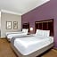 La Quinta Inn & Suites by Wyndham Cleburne