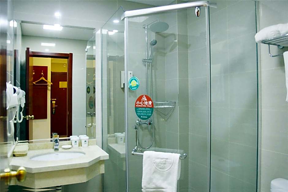 GreenTree Inn Jiangsu Yancheng Dongtai Jianggang Yingbin Road Gangcheng Avenue Business Hotel