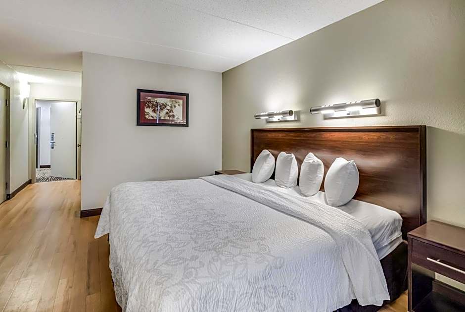 Red Roof PLUS+ Boston - Woburn/Burlington