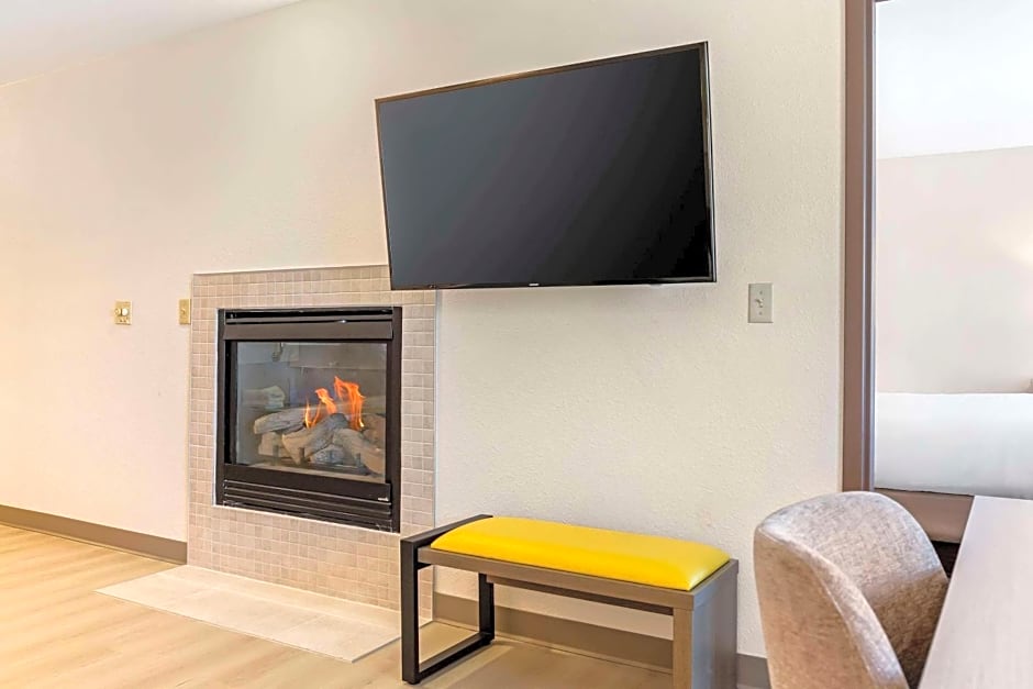Comfort Inn & Suites Rapid City near Mt Rushmore