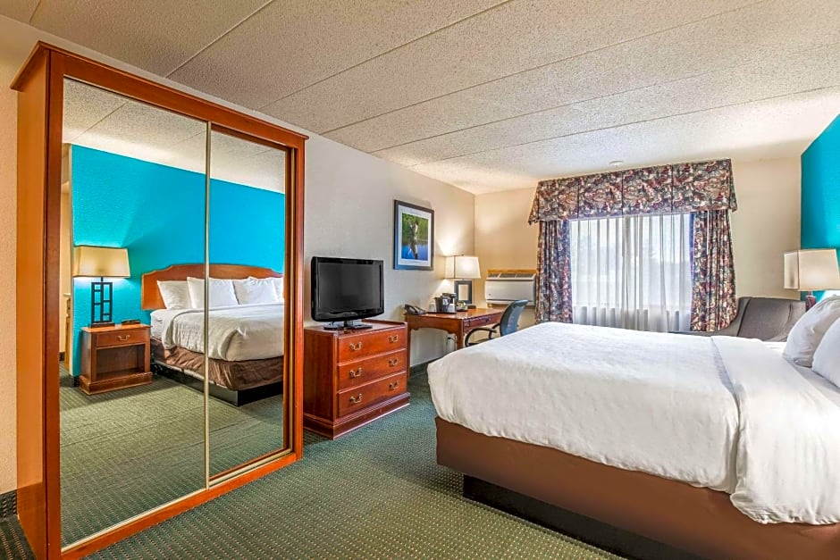 Clarion Hotel and Convention Center Baraboo