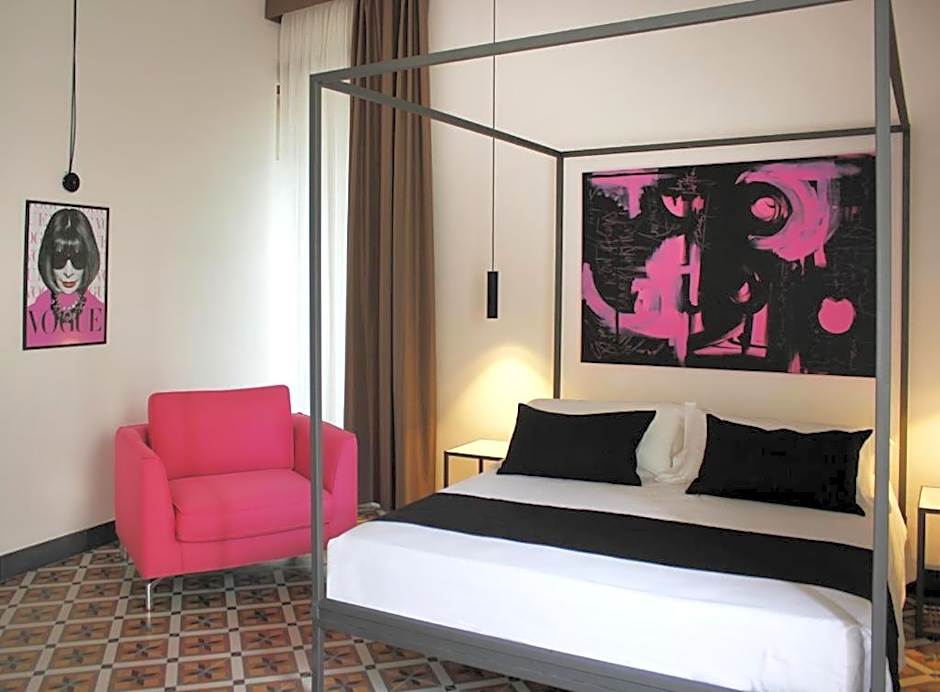 Isabella di Castiglia Apartments