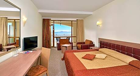 Junior Suite with Sea View (3 Adults + 1 Child)