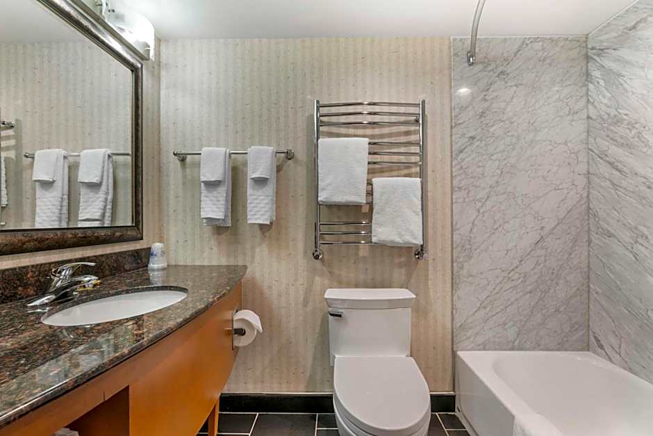 Best Western Plus Kelowna Hotel & Suites