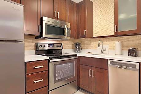 Studio, 1 King Bed with Sofa bed (Hearing Accessible) (1 King Bed and 1 Double Sofa Bed)