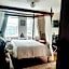 Riverside Lodge